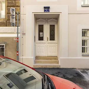 https://st-elizabeth-1.vienna-besthotels.com